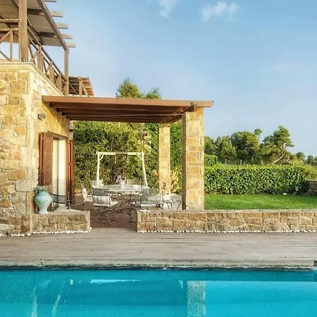 Five-star Luxury Pool Villa, Elani Szíviri